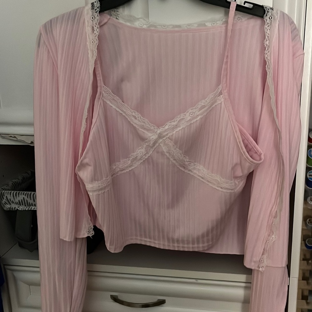 Never worn! Lace baby pink SHEIN top